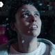 Morjana (Samancande Saadi) sieht im französischen Horrorfilm Kandisha besorgt aus, dass ein Dämon in ihrer Mitte ist.